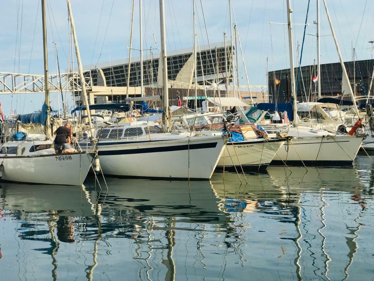 Sleep & Boats Barcelona City Sant Adria de Besos Eksteriør bilde